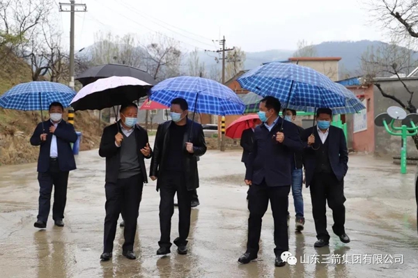 精準扶貧｜山東三箭集團董事長楊承林調(diào)研脫貧攻堅 ，確保工作成效